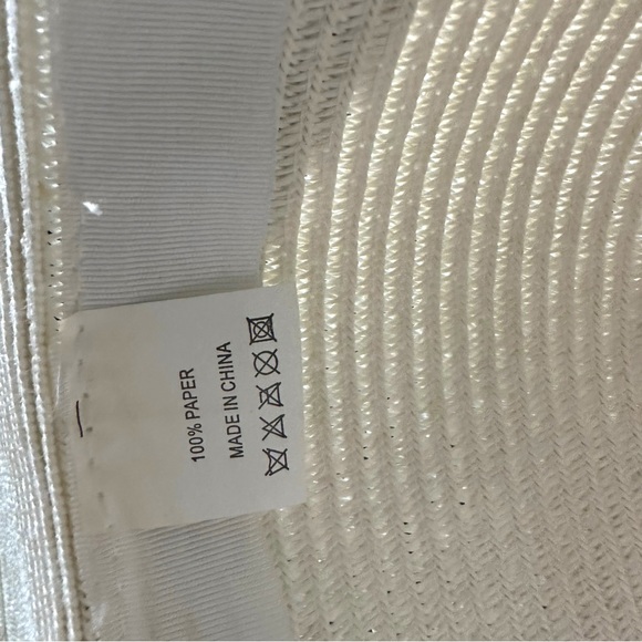 White wide brim hat with black tie - Picture 3 of 5